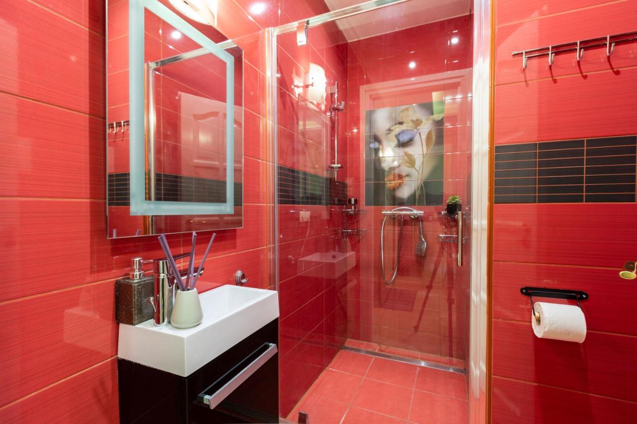 Luxury Downtown Home By Anna Budapest Bagian luar foto