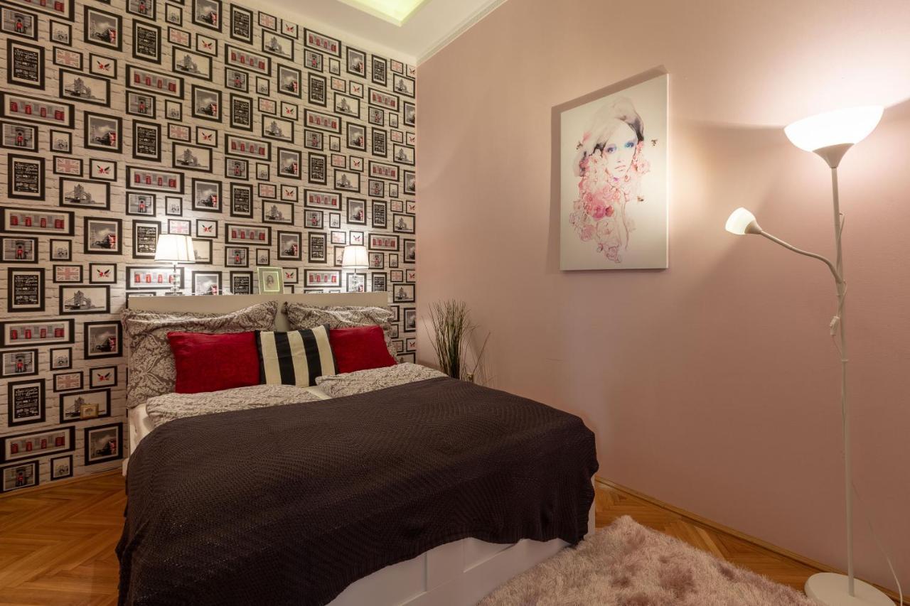 Luxury Downtown Home By Anna Budapest Bagian luar foto