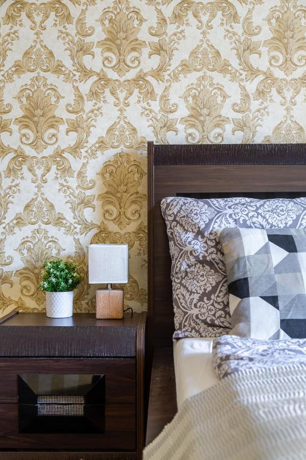Luxury Downtown Home By Anna Budapest Bagian luar foto